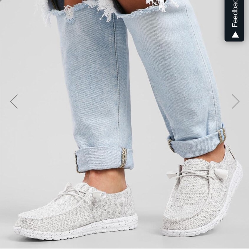 Buckle Exclusive Hey Dudes in Natural white